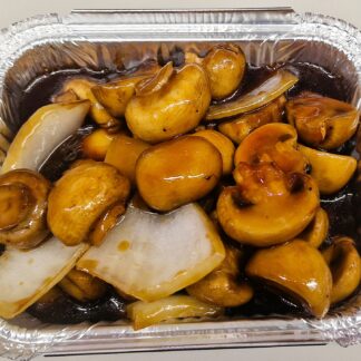 Stir-fried mushroom with onion and soya sauce